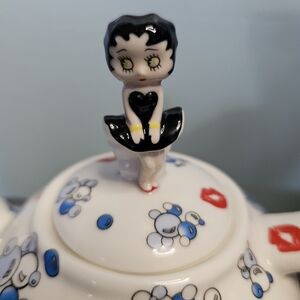 BETTY BOOP Porcelain Tea Pot "The Many Faces Of Betty Boop"